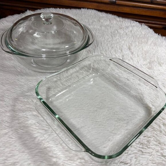 Vintage Pyrex Clear Round 2qt Baking Dish w/Lid + 8" x 8" Square Baking Dish - Picture 1 of 13